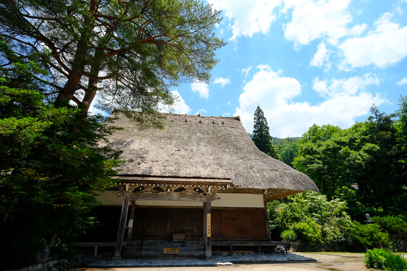 【2025白川鄉合掌村攻略】超夢幻世界遺產聚落！冬天點燈＆一日遊交通彙整