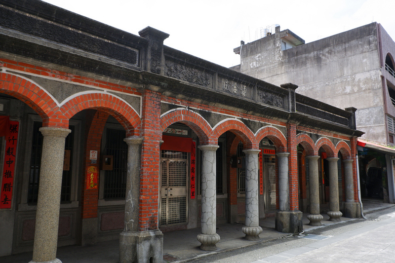 【宜蘭】頭城老街玩樂地圖：彩繪牆、藝術巷、財神龜＆美食停車全