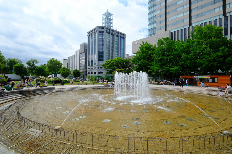 【札幌】大通公園：都市綠洲超熱鬧！必去雪祭啤酒節＆烤玉米好好