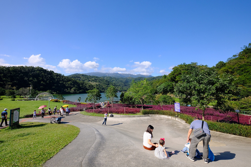 【宜蘭礁溪】龍潭湖風景區：大碗公溜滑梯、白色貨櫃屋、腳踏車環