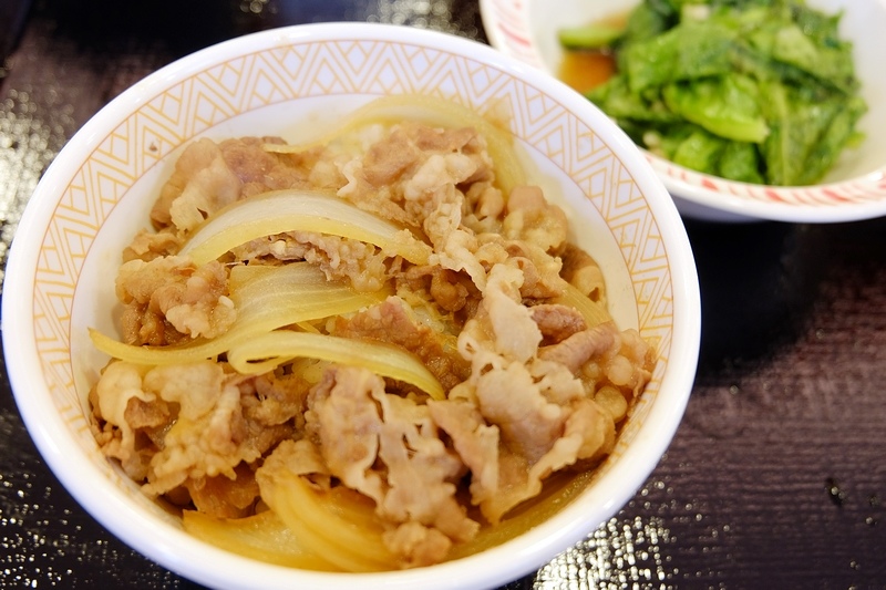 【新莊】：すき家SUKIYA開幕了！ ♥ 日本最大牛丼連鎖店，59元就能吃到的便宜美食