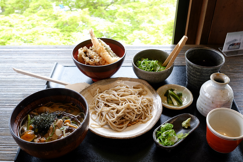 【京都】嵐山よしむら：手打蕎麥麵，渡月橋超人氣美食，坐擁櫻花