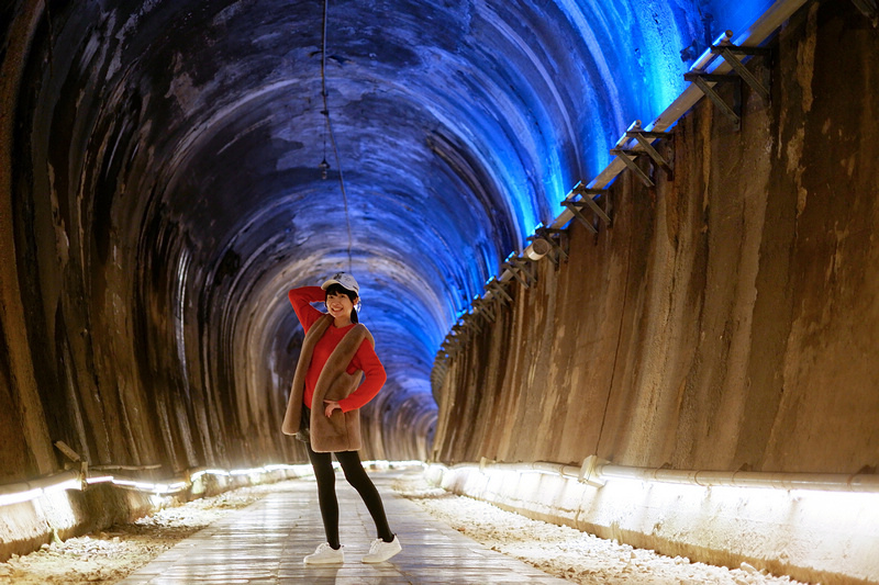 【苗栗】貓狸山功維敘隧道：七彩霓虹燈步道、懷舊火車、市集美食