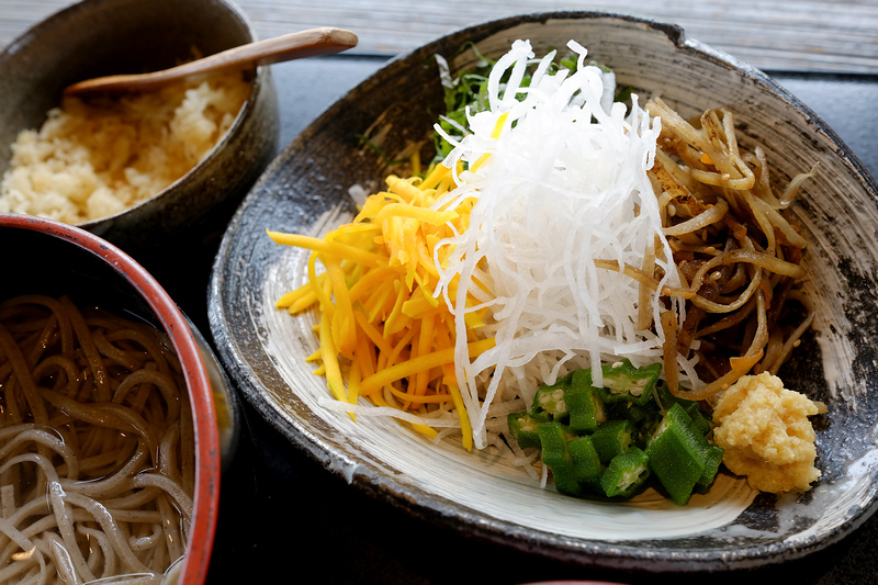 【京都】嵐山よしむら：手打蕎麥麵，渡月橋超人氣美食，坐擁櫻花