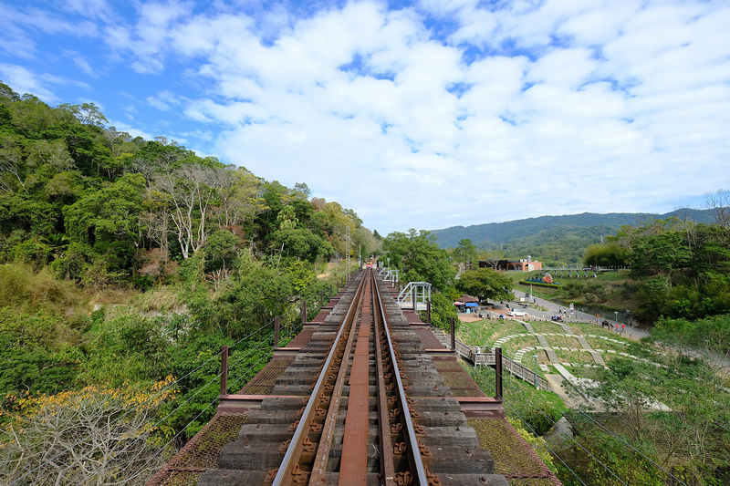 【苗栗】龍騰斷橋：小火車必玩！舊山線鐵道腳踏車路線，歷史美食