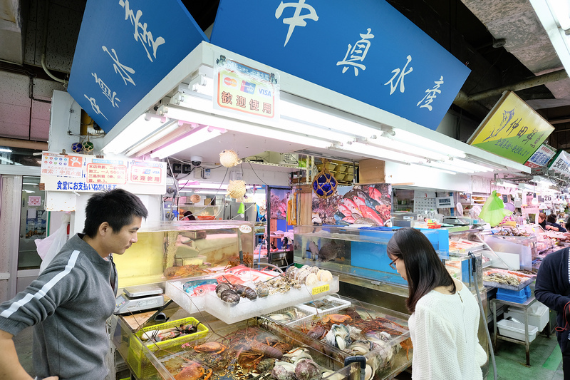 【沖繩】第一牧志公設市場：沖繩人的廚房！必買必吃美食＆海鮮喊