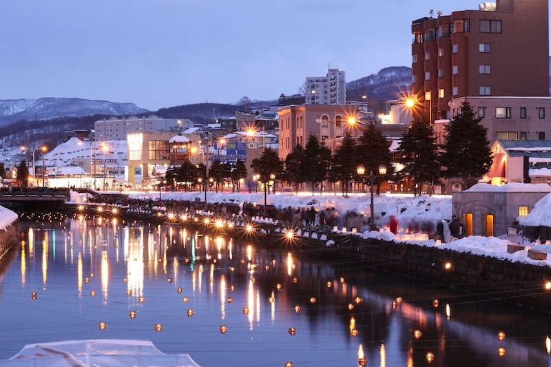 【北海道】小樽運河：搭遊覽船、看夜景、逛商店街，冬天點燈超漂