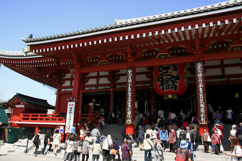 【東京】雷門淺草寺：東京最古老寺廟！籤御守和服＆附近美食景點