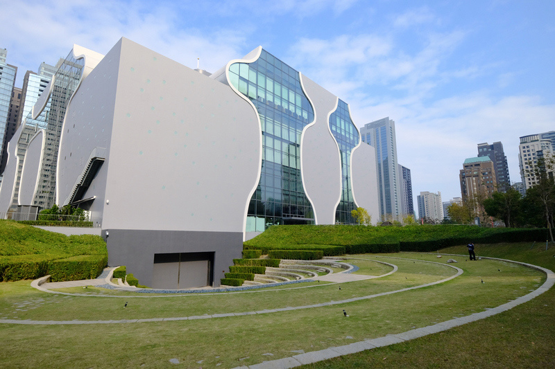 【台中國家歌劇院】世界最難蓋的建築奇蹟！美食餐廳＆附近景點全