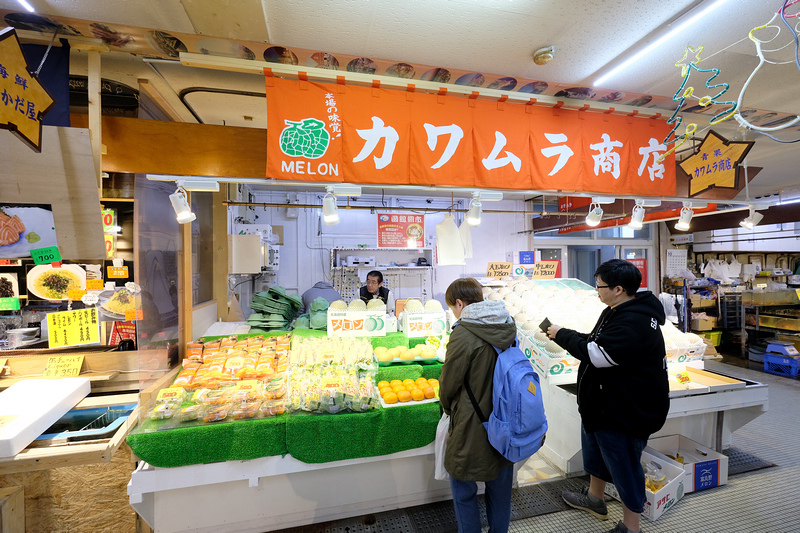 【北海道】函館朝市：帝王蟹、海鮮丼當早餐！必吃美食＆必買伴手