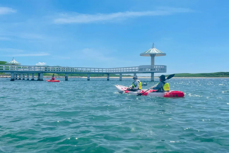 【澎湖】小池角雙曲橋：台版馬爾地夫美譽！潮汐選漲潮湛藍海水美