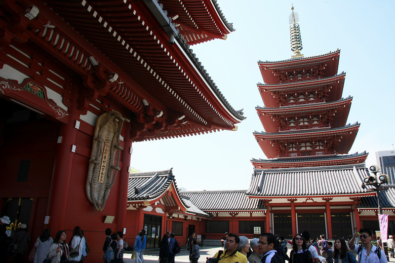 【東京】雷門淺草寺：東京最古老寺廟！籤御守和服＆附近美食景點