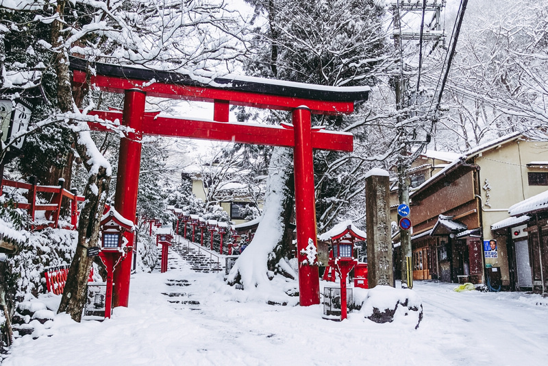 【京都】貴船神社：冬天白雪超美！秋天楓葉、點燈時間必去 (含