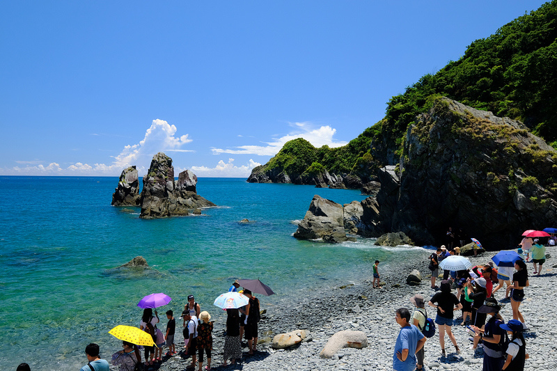 【宜蘭東澳】粉鳥林漁港秘境：夢幻又危險的湛藍海灣！獨木舟美食