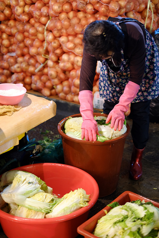 【韓國首爾】廣藏市場：地鐵營業時間＆必吃美食生章魚、綠豆煎餅