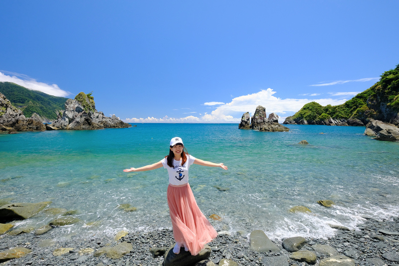 【宜蘭東澳】粉鳥林漁港秘境：夢幻又危險的湛藍海灣！獨木舟美食交通彙整