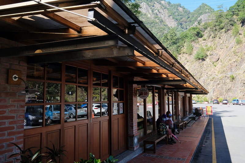 【台中】谷關景點一日遊：溫泉公園、明治老街、吊橋步道＆美食交