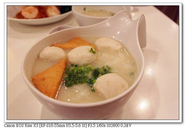 ［食記］：翠華餐廳（XO醬海蝦球撈麵＆至潮魚蛋粉，好吃耶）