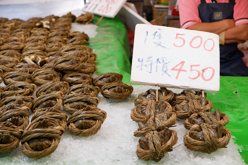 【桃園】竹圍漁港：美食餐廳、生魚片螃蟹攤位推薦、附近景點一日