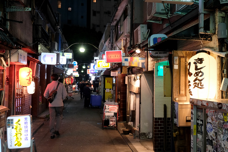 【東京】新宿歌舞伎町一番街：牛郎價格拉客＆美食景點，情色場所