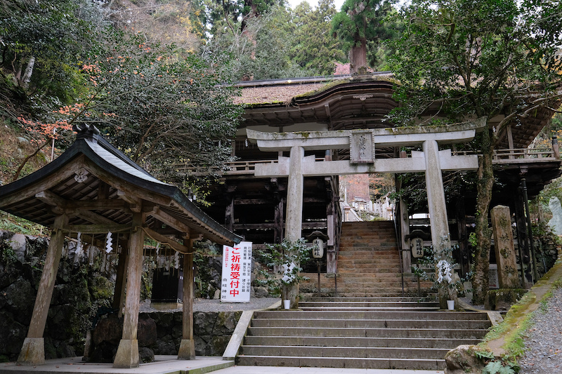 【京都楓葉景點】鞍馬寺：經典天狗必拍！門票、交通搭纜車上山最