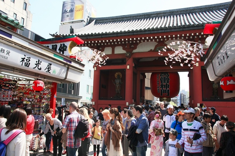 【東京】雷門淺草寺：東京最古老寺廟！籤御守和服＆附近美食景點