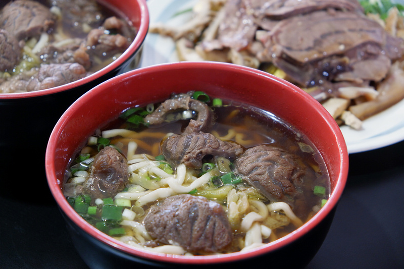 【澎湖北環美食】美東芳牛肉麵(菜單)：花椒必加大特色，滷味也很多人愛