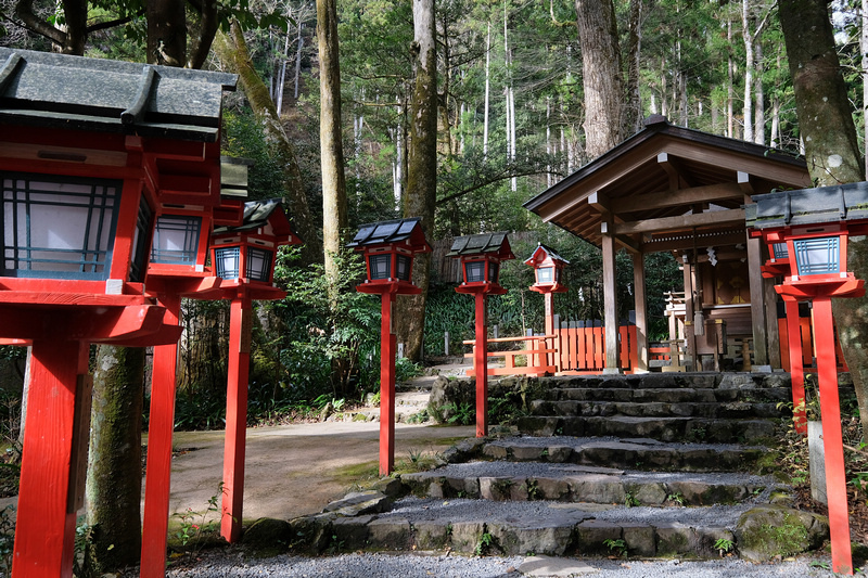 【京都】貴船神社：冬天白雪超美！秋天楓葉、點燈時間必去 (含