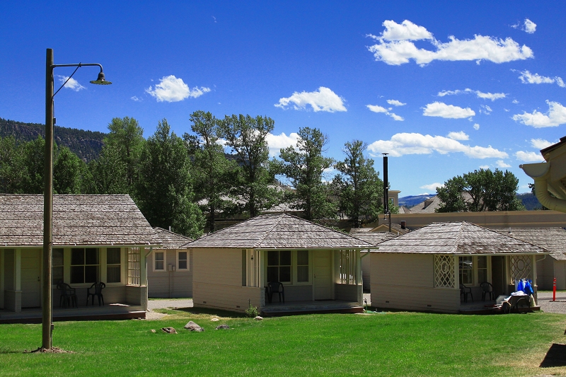 ［住宿篇］ 黃石國家公園：小木屋面面觀☆Mammoth Cabins