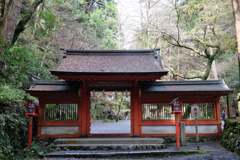 【京都】貴船神社：冬天白雪超美！秋天楓葉、點燈時間必去 (含