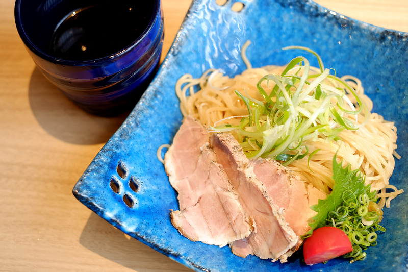 【姬路城美食】：姫路麺哲 ♥ 高人氣排隊拉麵店，開門沒多久，熱門餐點就通通售罄