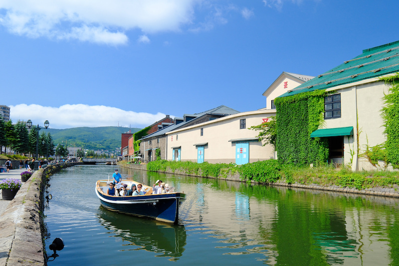 【北海道】小樽運河：搭遊覽船、看夜景、逛商店街，冬天點燈超漂