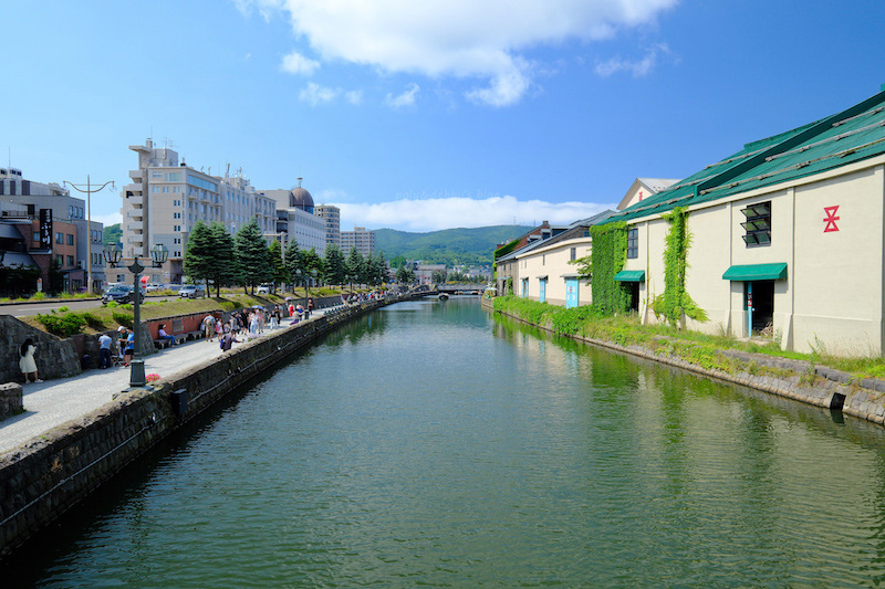 【北海道】小樽運河：搭遊覽船、看夜景、逛商店街，冬天點燈超漂