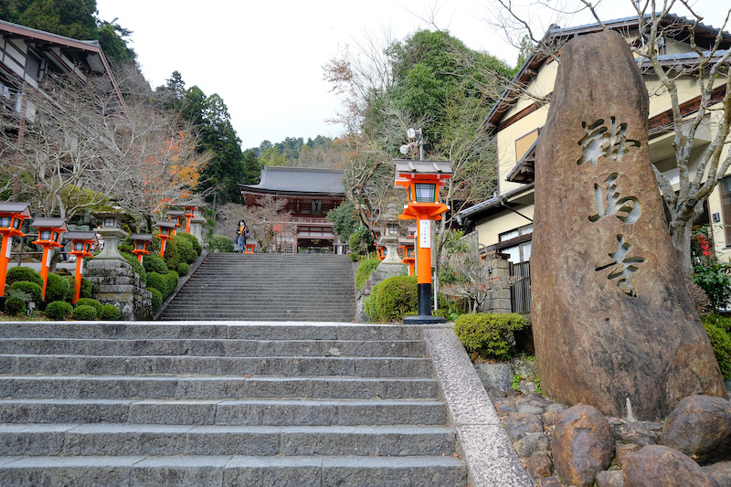 【京都楓葉景點】鞍馬寺：經典天狗必拍！門票、交通搭纜車上山最