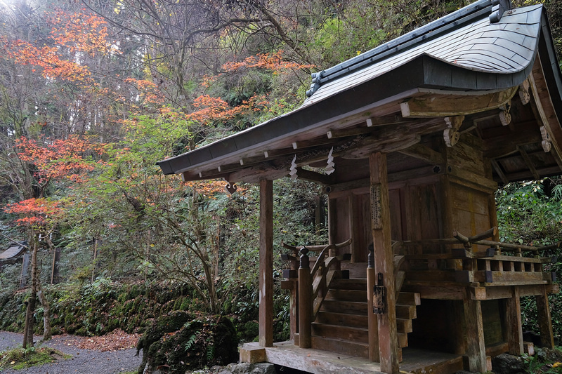 【京都】貴船神社：冬天白雪超美！秋天楓葉、點燈時間必去 (含