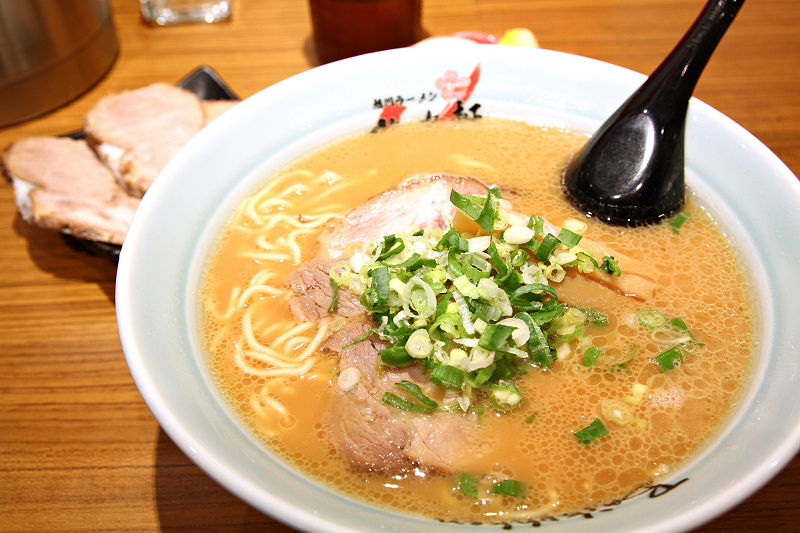 【板橋】：梅光軒 ♥ 捷運府中站美食，米其林推薦北海道拉麵