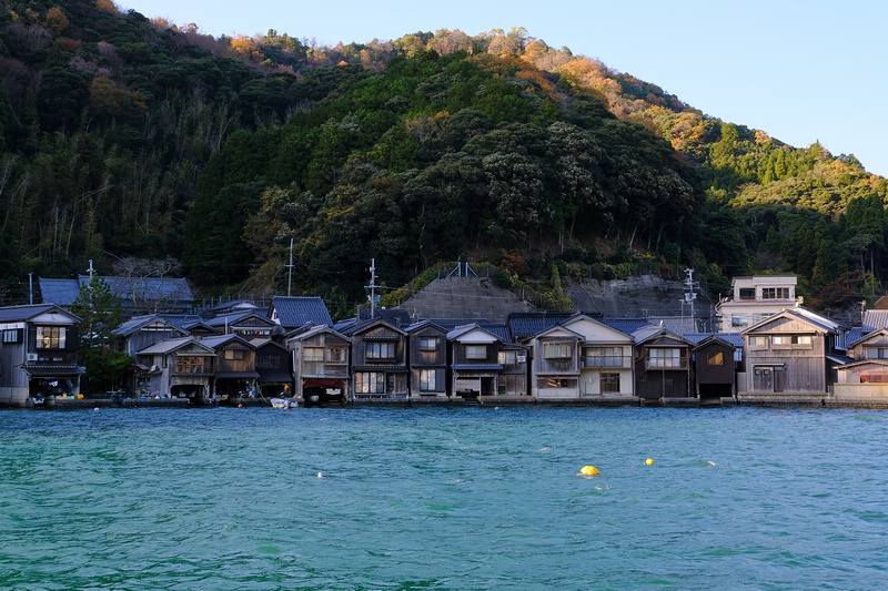 【京都】伊根舟屋：日本威尼斯美譽！搭船餵海鷗、交通＆附近景點