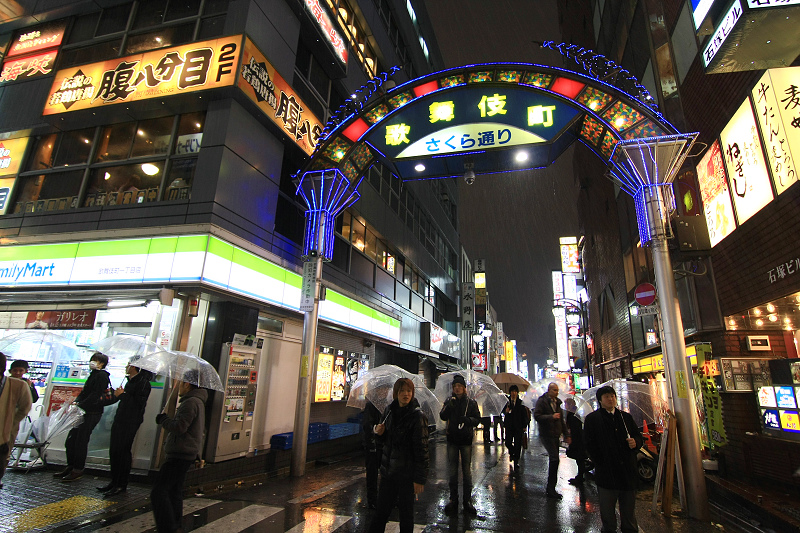 【東京】新宿歌舞伎町一番街：牛郎價格拉客＆美食景點，情色場所