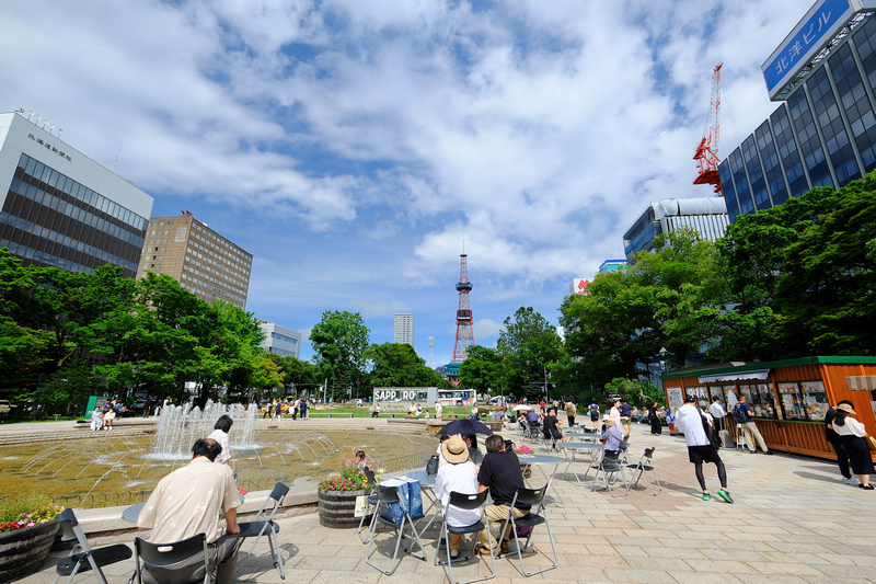 【札幌】大通公園：都市綠洲超熱鬧！必去雪祭啤酒節＆烤玉米好好