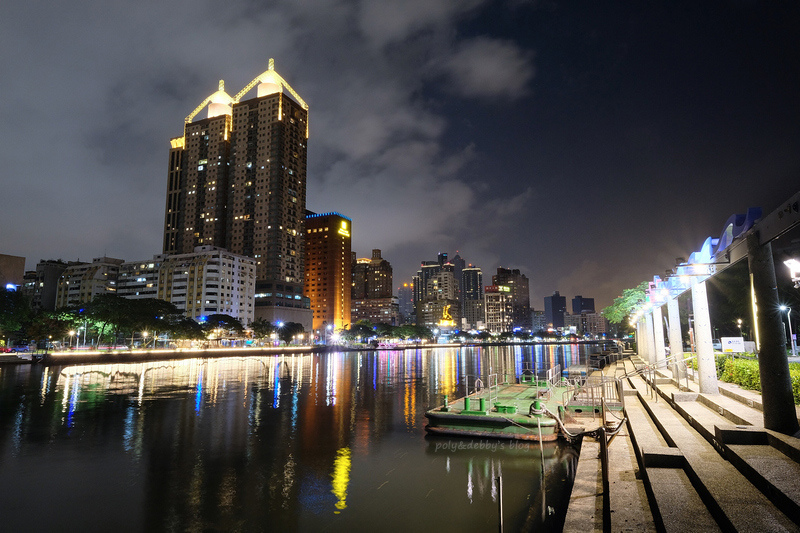 【高雄景點】愛河怎麼逛：愛河之心夜景、愛河市集、愛之船美食一