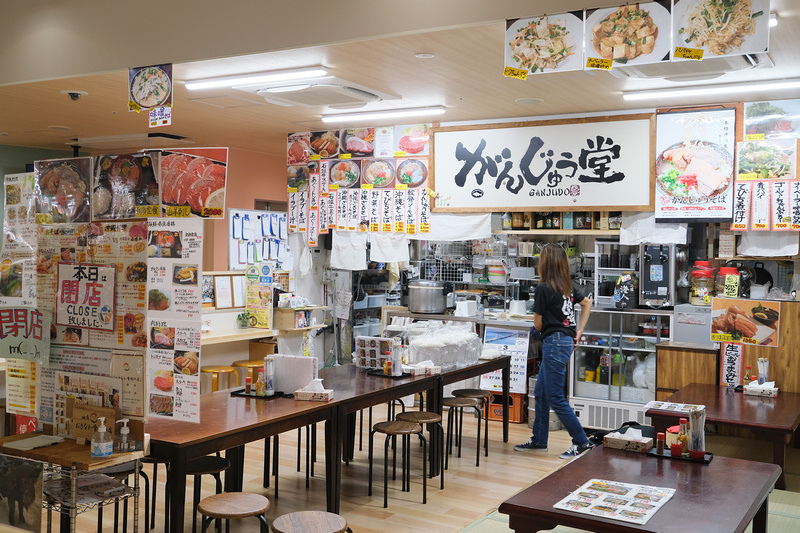 【沖繩】第一牧志公設市場：沖繩人的廚房！必買必吃美食＆海鮮喊