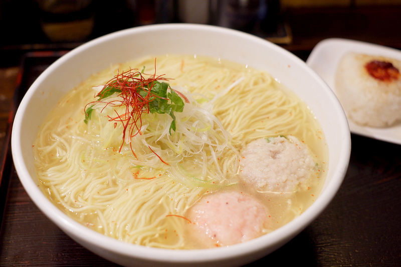 【東京新宿】麵屋海神：拉麵飯糰tabelog超推薦！鮮魚熬煮菜單加麵免費