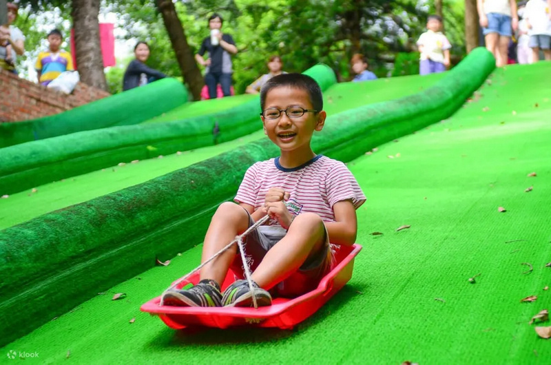 【苗栗親子景點推薦2024】小孩嗨翻！室內戶外農場樂園玩水等