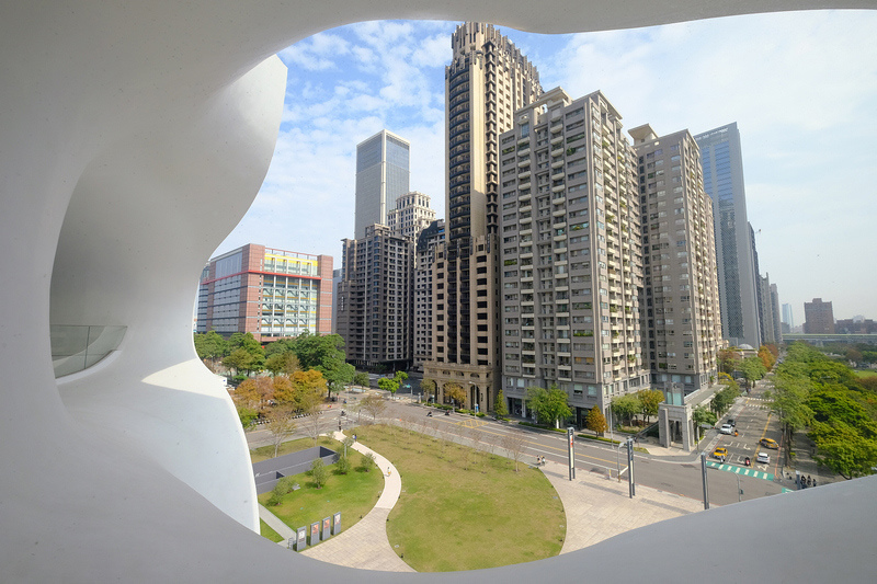 【台中國家歌劇院】世界最難蓋的建築奇蹟！美食餐廳＆附近景點全