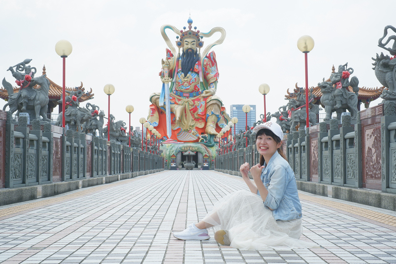 【高雄左營】蓮池潭風景區：龍虎塔、春秋閣、玄天上帝等交通美食