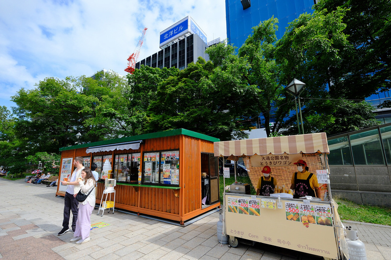 【札幌】大通公園：都市綠洲超熱鬧！必去雪祭啤酒節＆烤玉米好好