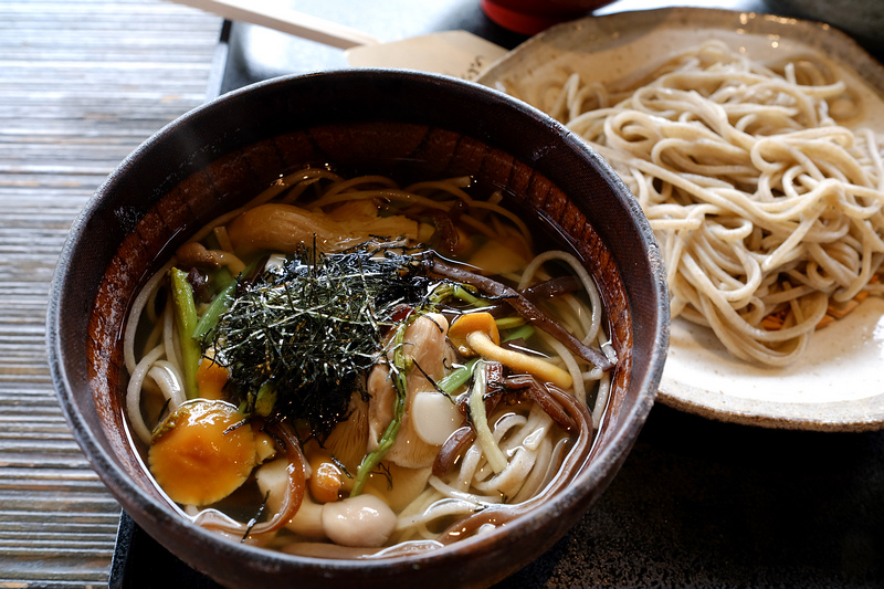 【京都】嵐山よしむら：手打蕎麥麵，渡月橋超人氣美食，坐擁櫻花