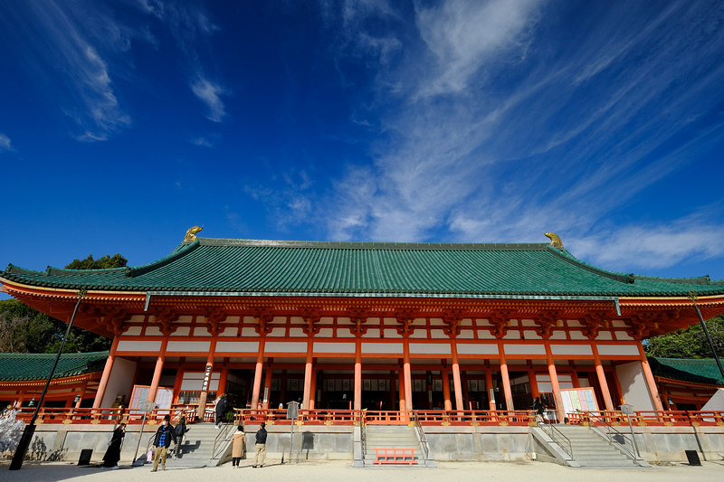 【京都】平安神宮：紀念建都千年而建！神苑櫻花夜櫻點燈＆楓葉必