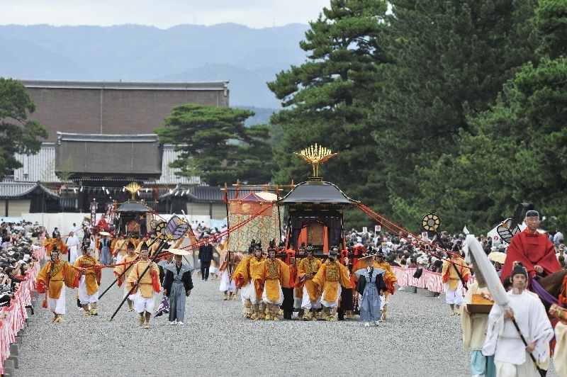 【京都】平安神宮：紀念建都千年而建！神苑櫻花夜櫻點燈＆楓葉必